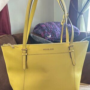 Michael Kors Pocketbook (authentic)